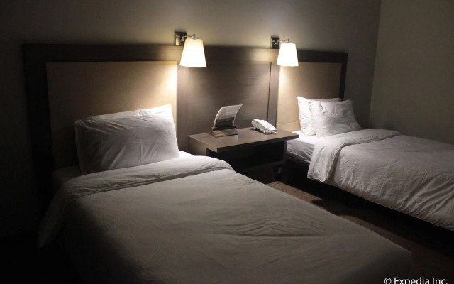 Rivermount Hotel And Resort