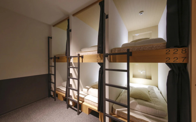 White Hostel shinsaibashi