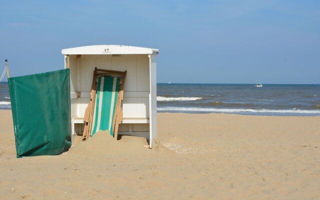 Cozy Apartment in Katwijk with Balcony