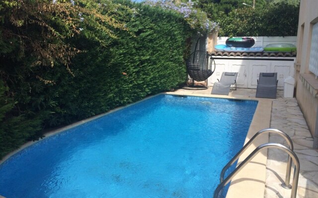 Apartment With one Bedroom in Cavalaire-sur-mer, With Pool Access and