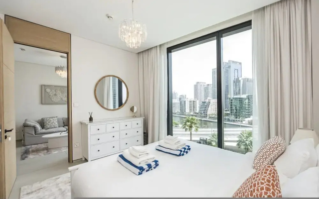 Luxury at JBR Jumeirah Gate Tower 1