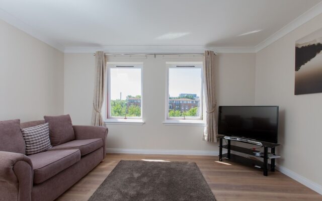 Lovely Upgraded Modern Flat in North Edinburgh