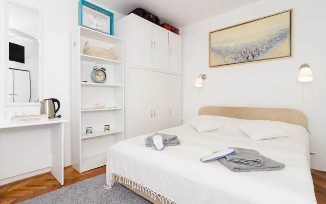 White Wave Guest House
