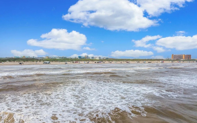 Fun 2 Bedroom Pets Pool Sleeps 6