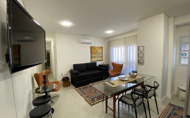 150m da Praia de Jurere - Excelente Apartamento
