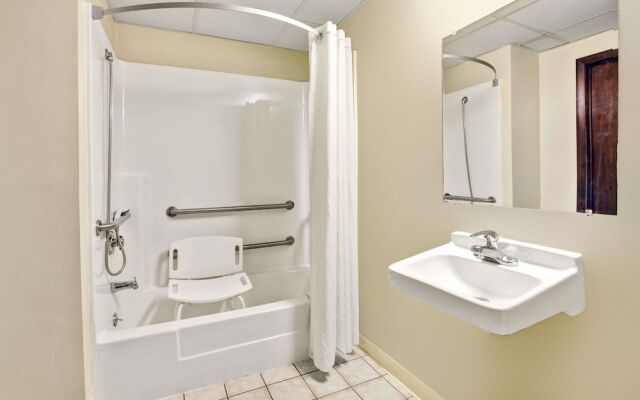 Super 8 by Wyndham Newark DE