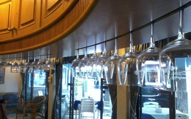 Leng Hotel