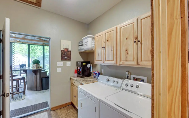 Jefferson Vacation Rental With Golf Cart!