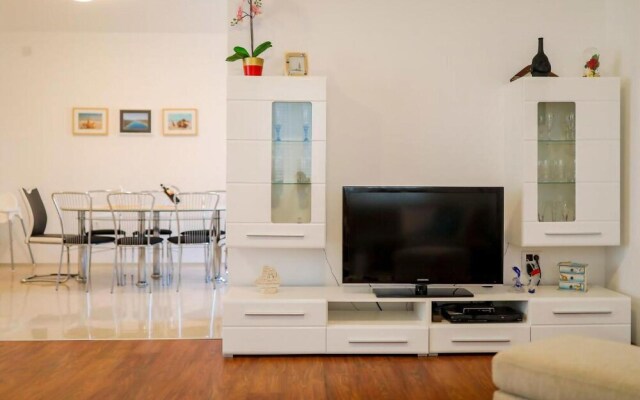 Amazing Home in Ist With 3 Bedrooms and Wifi