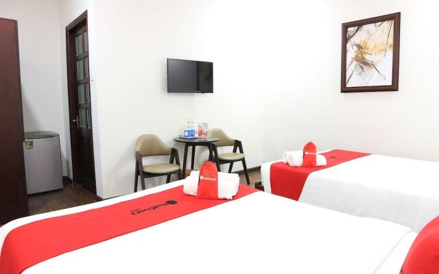 RedDoorz Premium near Bai Sau
