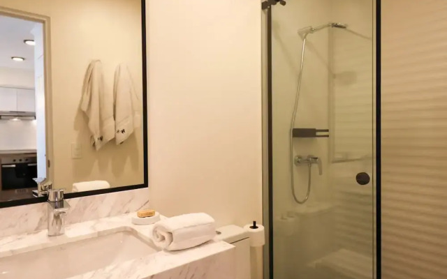 w Sensational 2BR in the Heart of Barranco