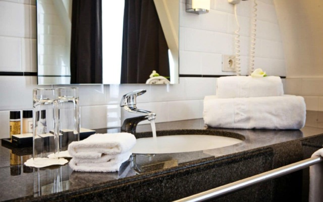 Hanoi Crystal Hotel