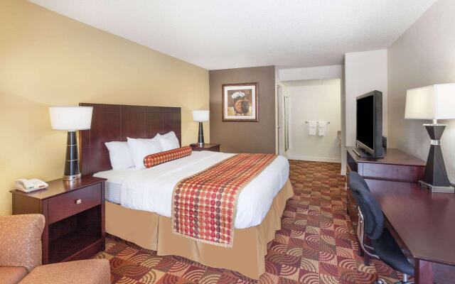 Quality Inn Dalton East