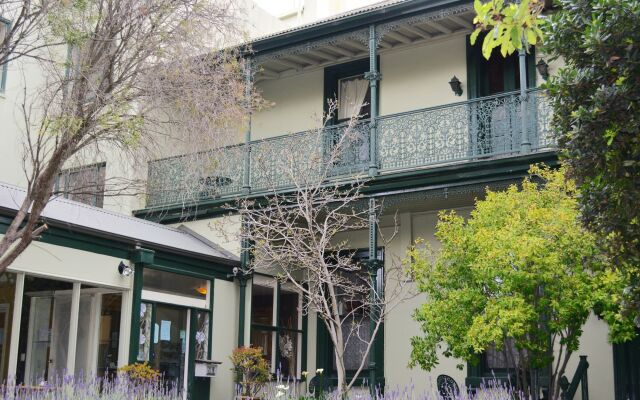 Magnolia Court Boutique Hotel Melbourne