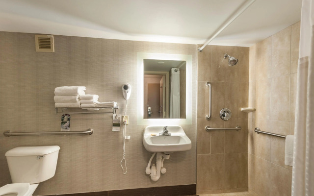 Best Western Plus Strongsville Cleveland