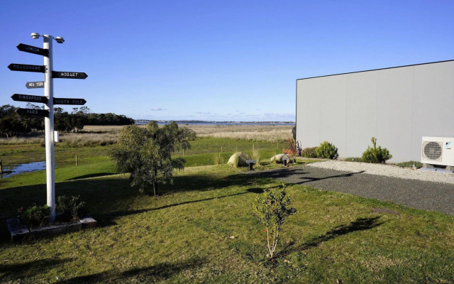 Pelican Point Tasmania