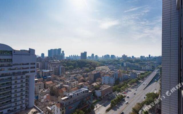 Yeste Hotel (Wuhan Optics Valley Sports College)