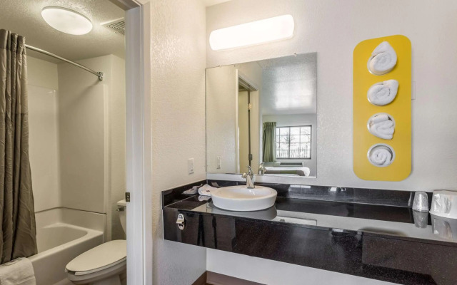 Motel 6 El Paso, TX - East