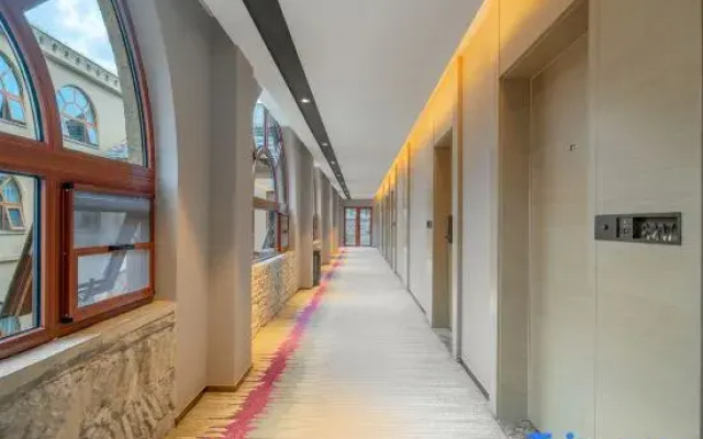 Lavande Hotel  (Yan 'an Holy Valley Jin Yan 'an Hotel)