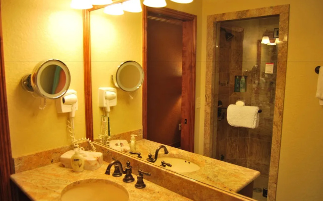 White Pines 1-BD at Westgate - Red Pine