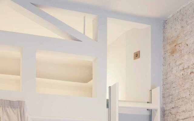 Intimate Studio W/king-size Bed in Camden Town