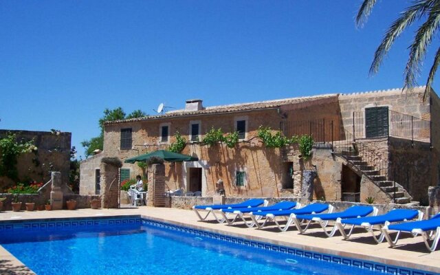 Beautiful rustic Mallorcan house with private pool near Cas Concos