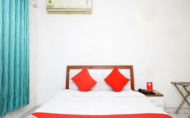 OYO 23239 10 Blossoms Service Apartments