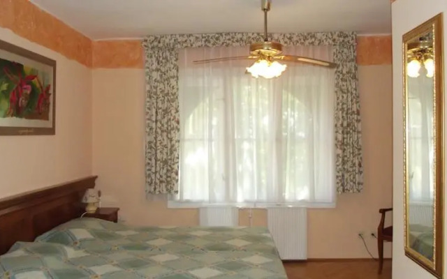 Sir David Balaton Castle