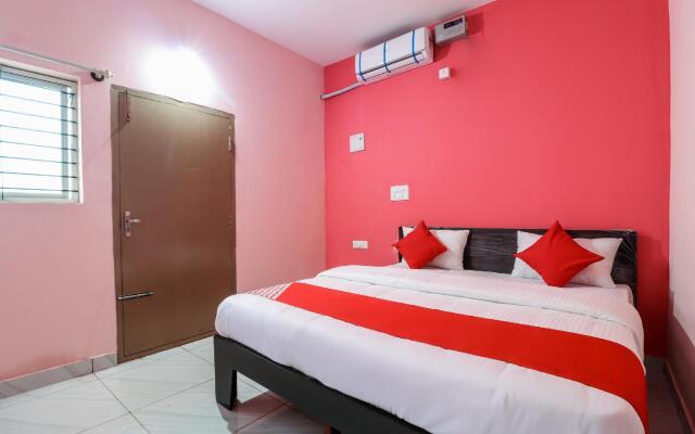 Vaccinated Staff- OYO 48879 GN Comforts