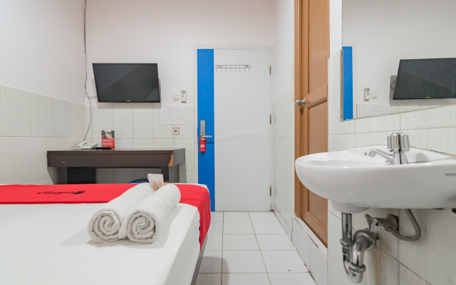 RedDoorz @ Komplek Pontianak Mall