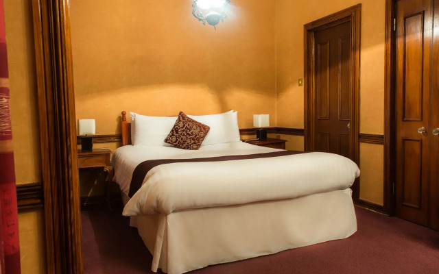 Russell Court Hotel