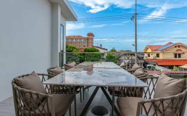 T M L-Urban 4 Bedroom-Independent Swimming Pool and Ktv