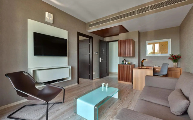 The Atara Near Golf Course Road