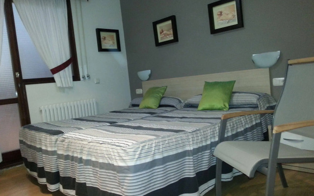 Meson del Barro Hotel