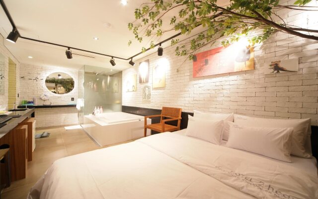 Hotel 2 Heaven Jongno