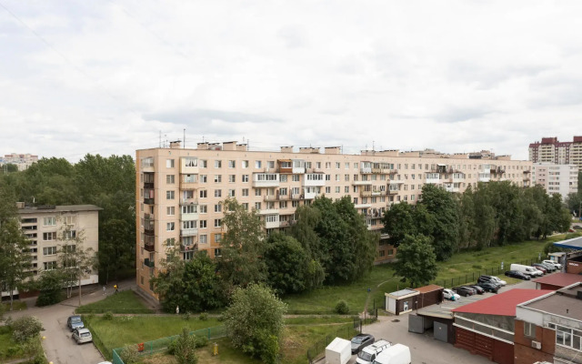 Apartments on Iskrovsky Avenue 22