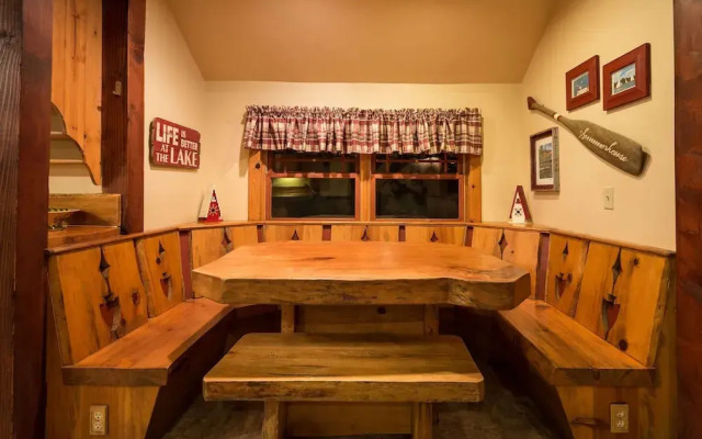 Arrowhead Pine Rose Cabins