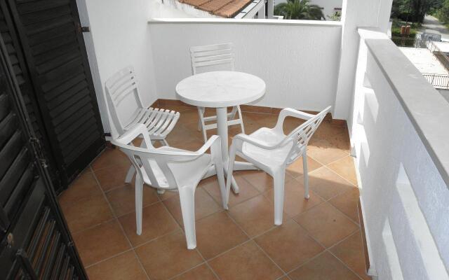 Apartment Mirja - 50 m from beach: A4 Petrcane, Zadar riviera