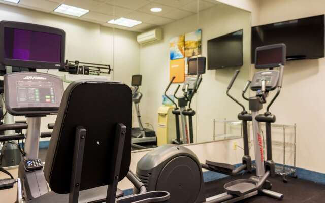 Comfort Inn & Suites Plainville-Foxboro