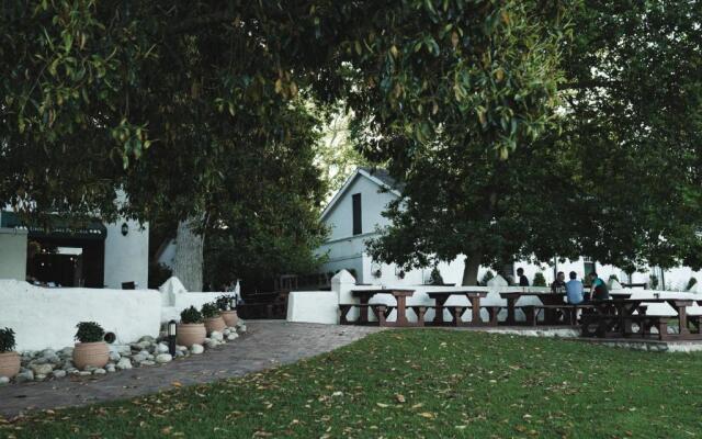 Under Oaks Guest House