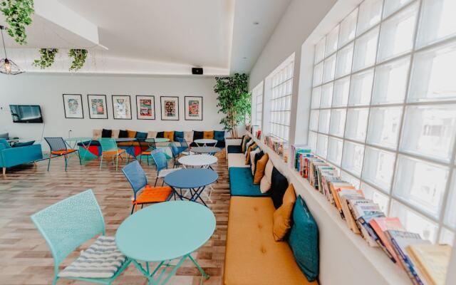 ART Hostel & Apartments