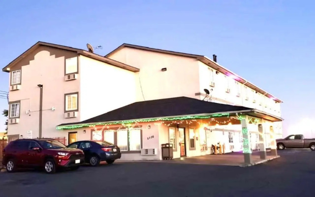 Econo Lodge San Antonio near SeaWorld - Medical Center