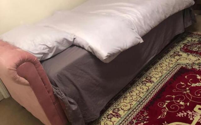 Delux single room only for female