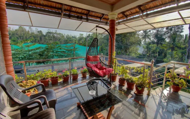 Srinikethana Home Stay with Swimming Pool