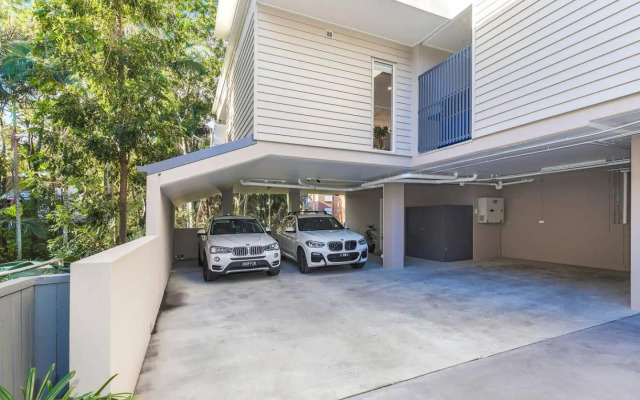 Park Avenue Townhouse Retreat Brisbane Sleeps 10