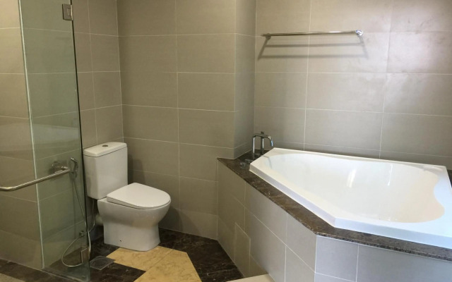 2775 sqf Sunset Luxury Condo