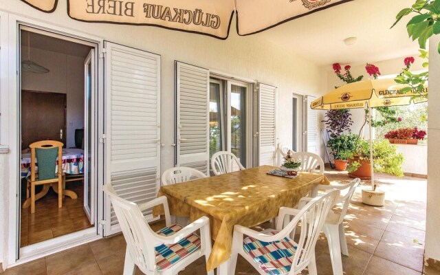 Awesome Apartment in Barbat-rab With 3 Bedrooms and Wifi