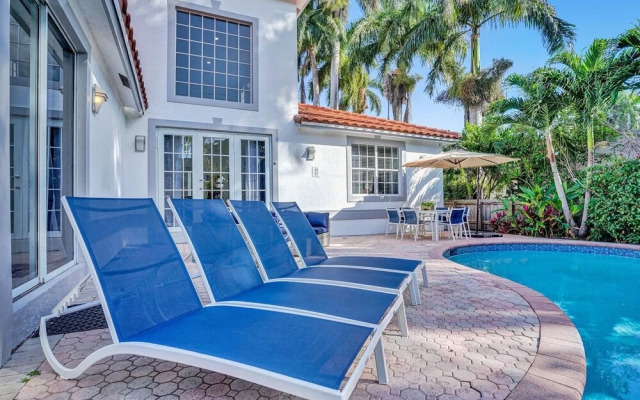 4BR Hollywood Beach Home with Pool