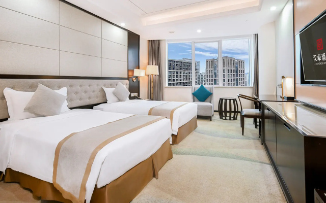 Hundred Hotel