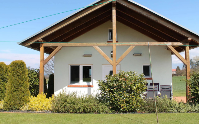 Sunny Holiday Home With Fenced Garden